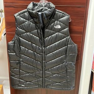 North face women vest